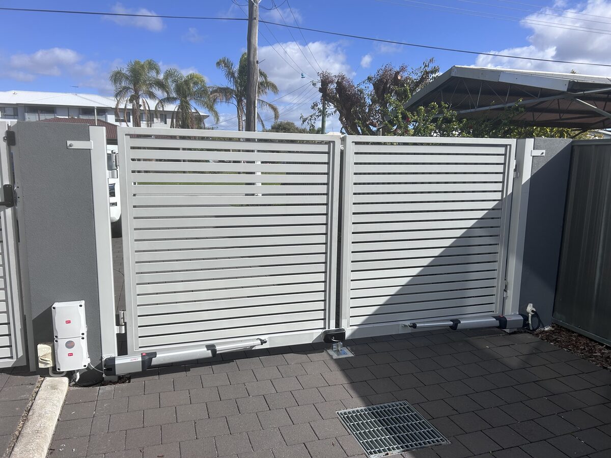 Horizontal Slat sliding gate