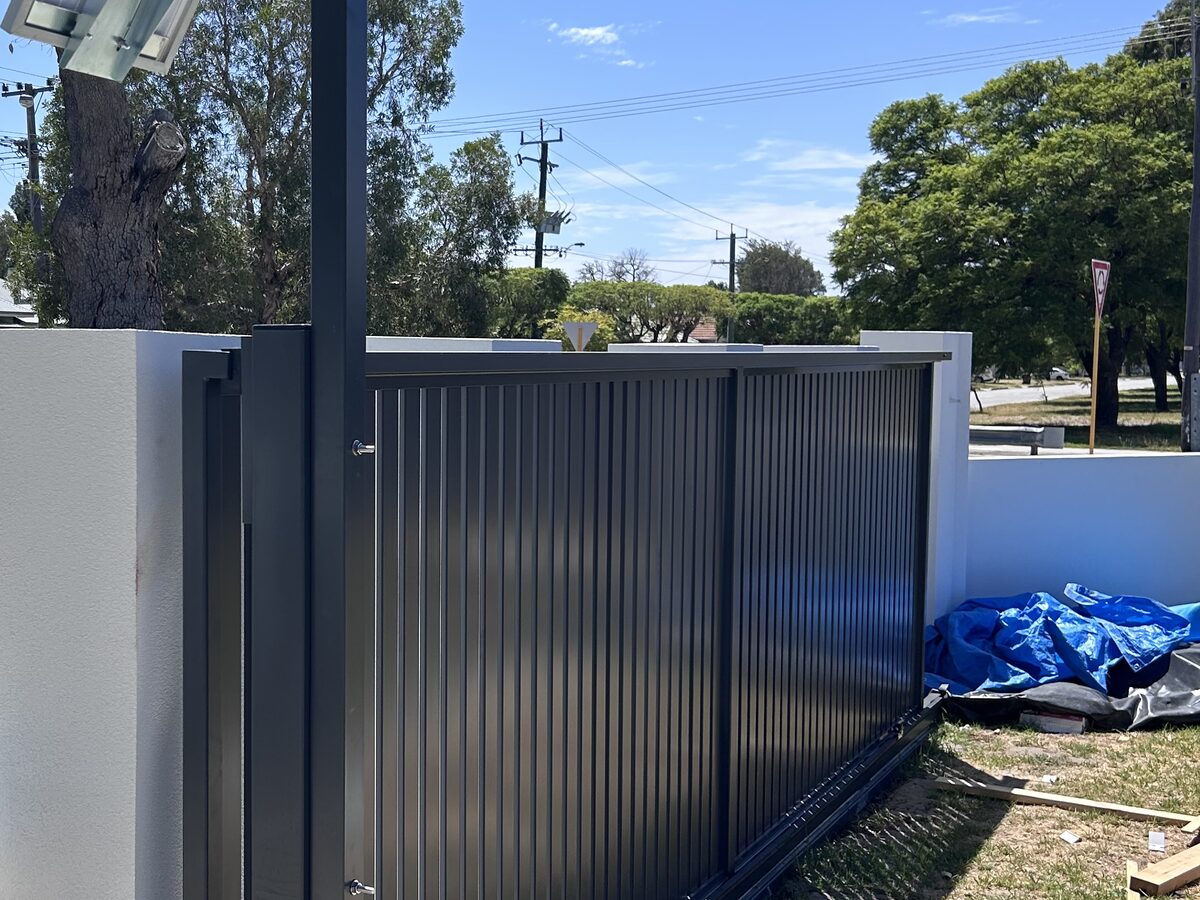 Privacy / Solid Infill sliding gate