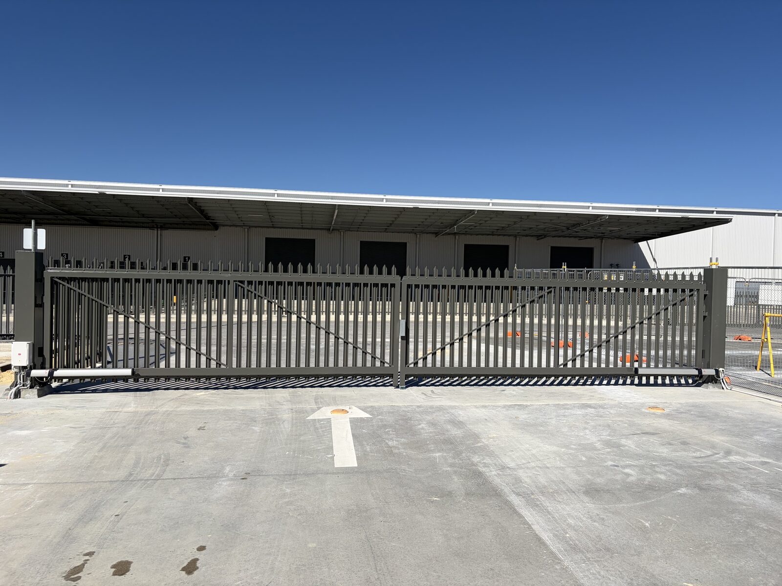Commercial gate entry installed by Op'n Close Systems